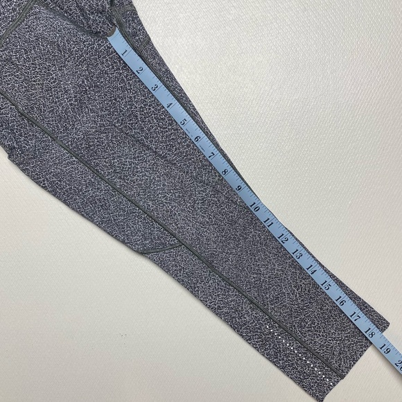 Lululemon Fast & Free Crop Fractal Strlight 6 NWOT - Picture 9 of 10